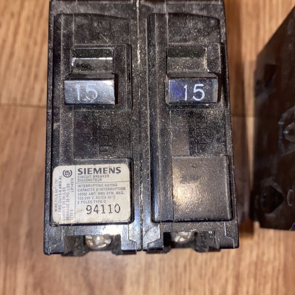 Q220 Siemens 15 AMP Double Pole Circuit Breaker 220volt or 110v 94110 used